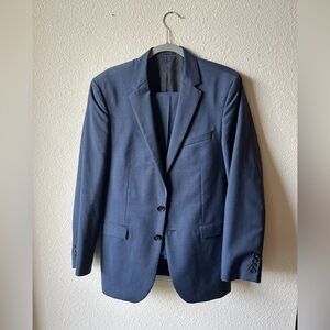 Hugo Boss Navy Suit 40R + 32x32